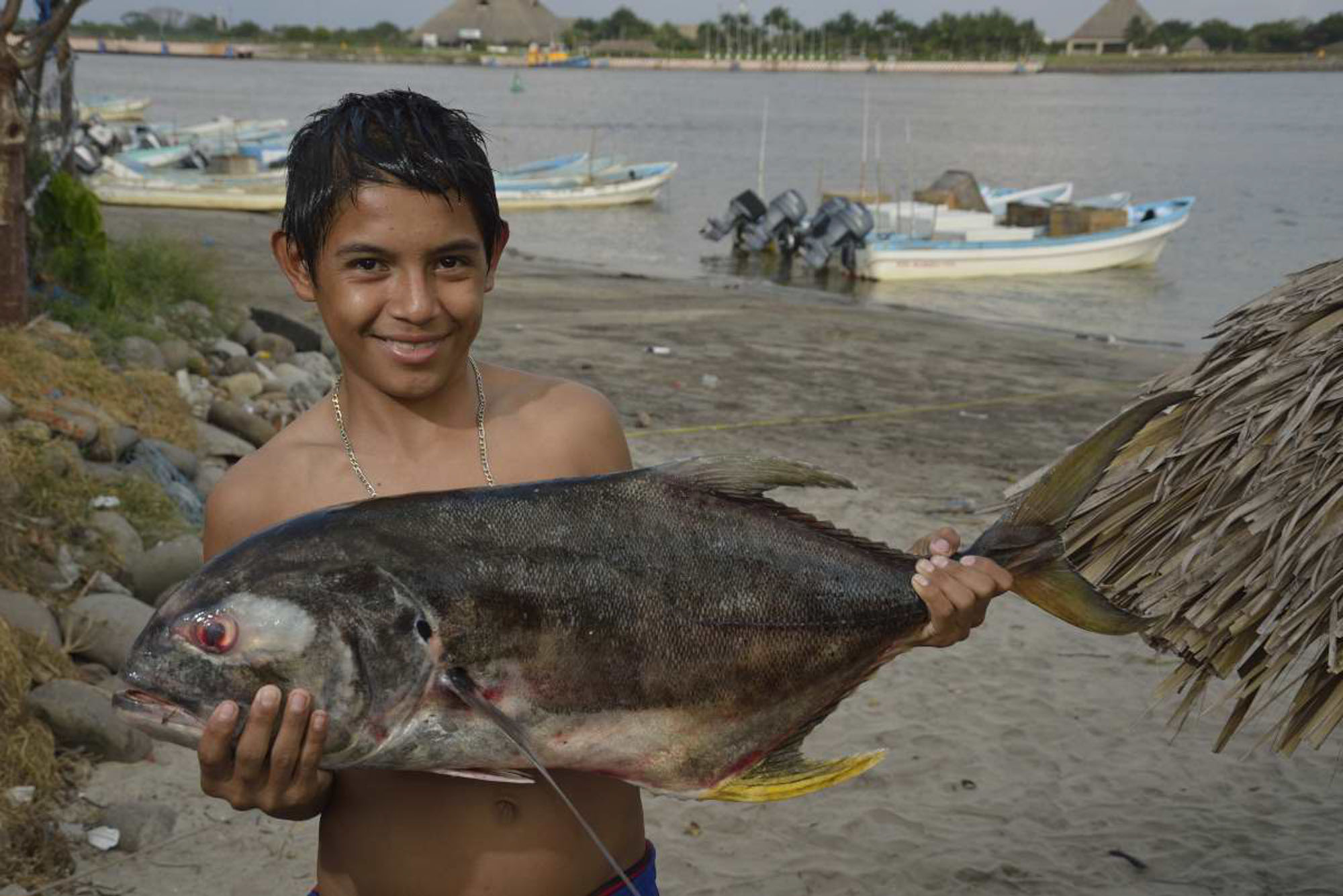 Chis 6775 gente pescador pescado fauna